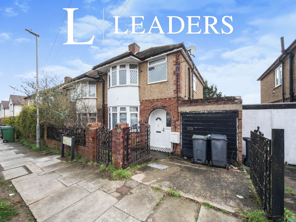 Room to rent in Taunton Avenue, Luton LU2 Zoopla