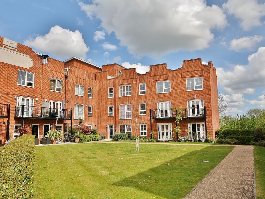 2 bed flat to rent in Gresham Park Road, Old Woking, Woking GU22 Zoopla