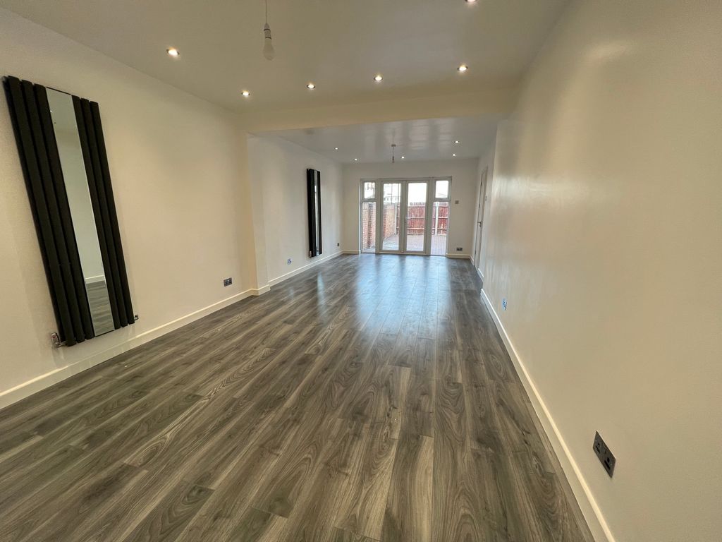 6 bed semidetached house to rent in Nelson Road, Whitton, Hounslow TW3, £4,500 pcm Zoopla