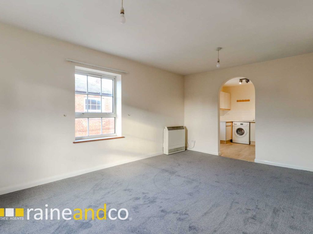 1 bed flat to rent in High Street, Codicote SG4, £900 pcm Zoopla