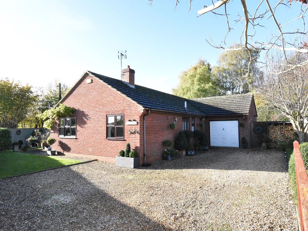 2 bed detached bungalow for sale in Hillend, Twyning, Tewkesbury GL20