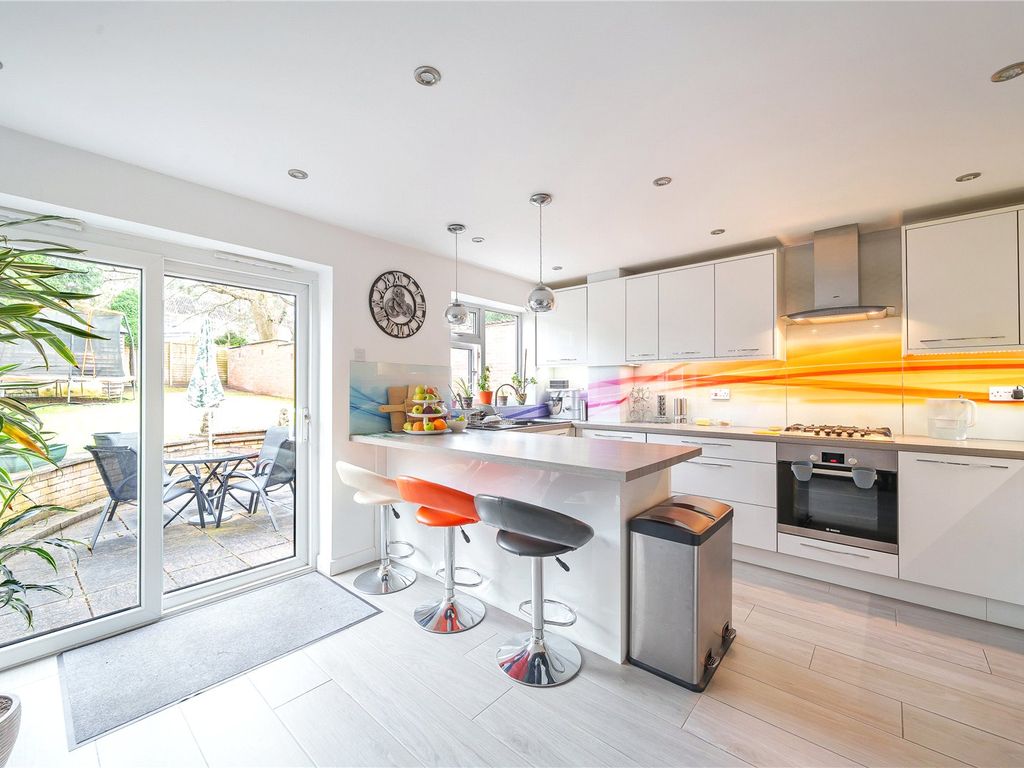 5 bed end terrace house for sale in Greenvale Road, Knaphill, Woking, Surrey GU21, £550,000 Zoopla