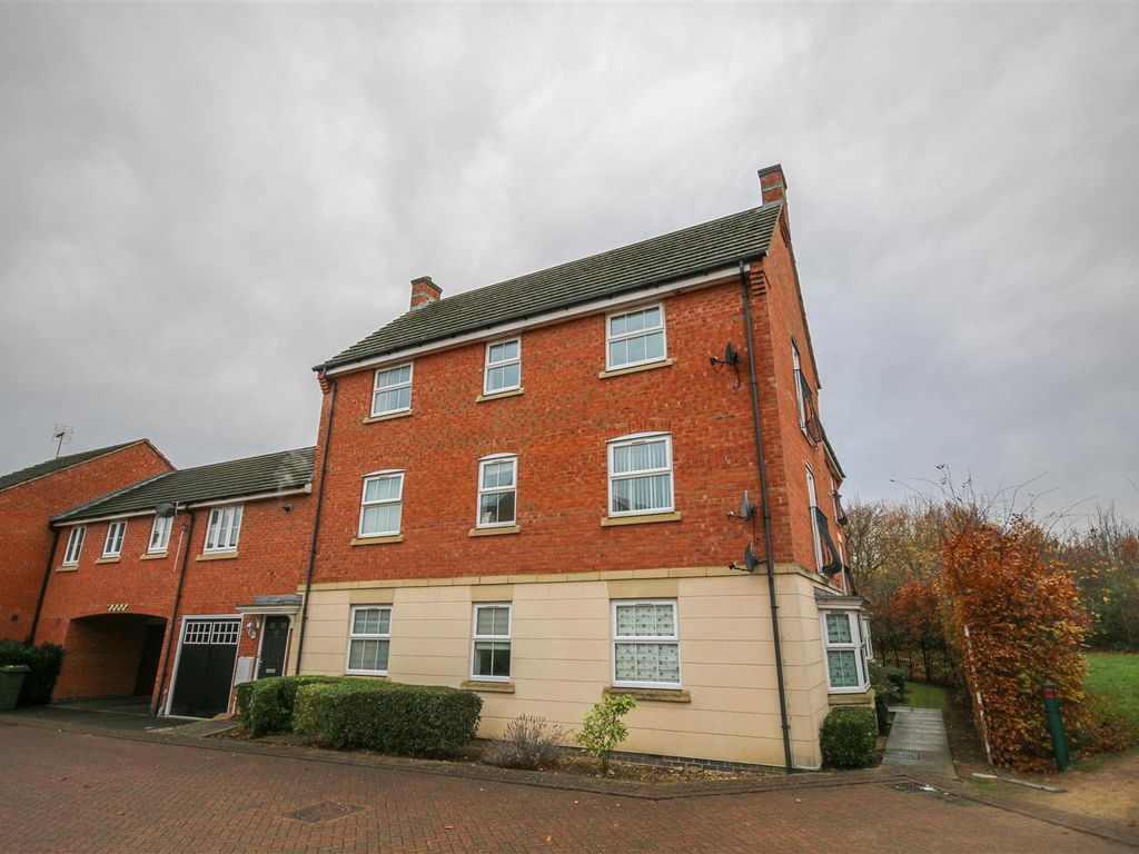 Lyvelly Gardens, Parnwell, Peterborough PE1