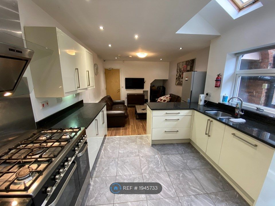 Room to rent in Exeter Road, Birmingham B29, £100 pcm Zoopla