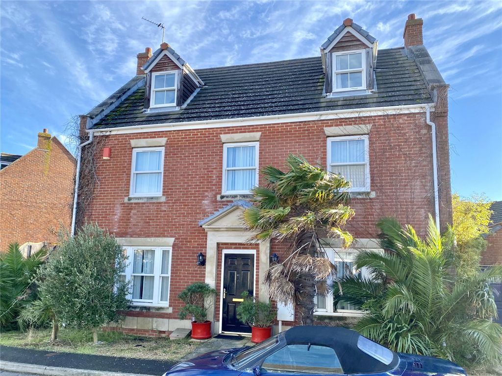 6 bed detached house for sale in Antigua Close, Eastbourne, East Sussex