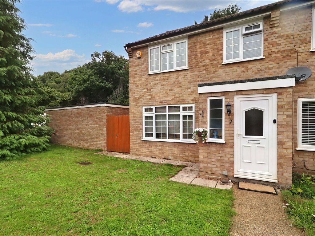 Triggs Close, Woking GU22