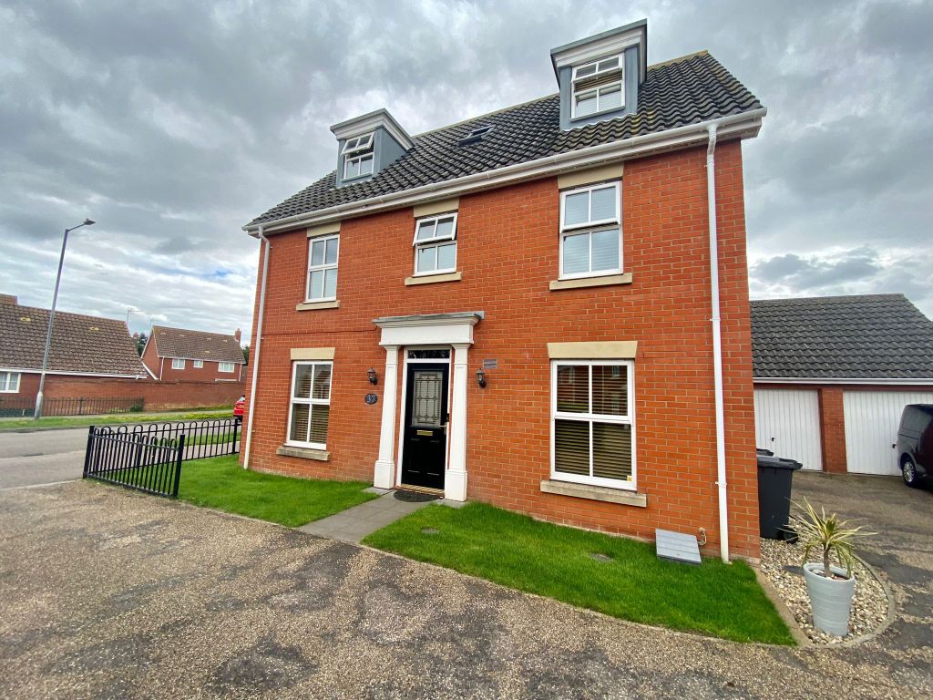6 bed detached house for sale in Jenner Road, Gorleston, Great Yarmouth