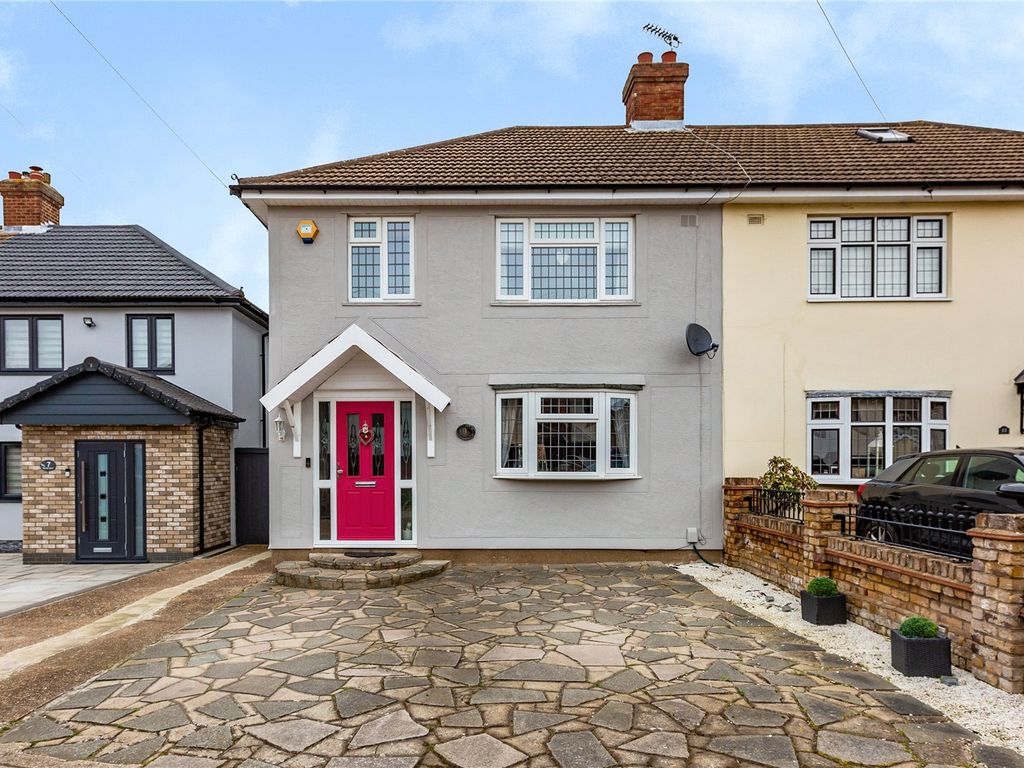3 bed semidetached house for sale in Walmer Close, Romford RM7, £