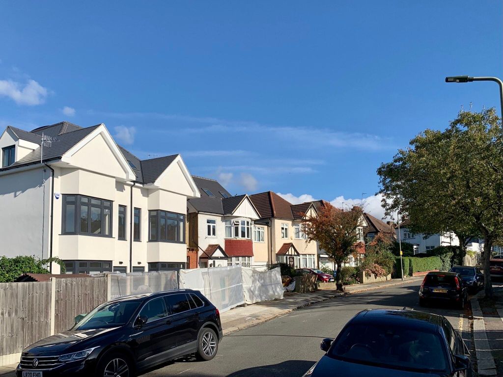New home, 5 bed semidetached house for sale in Southfields, London NW4