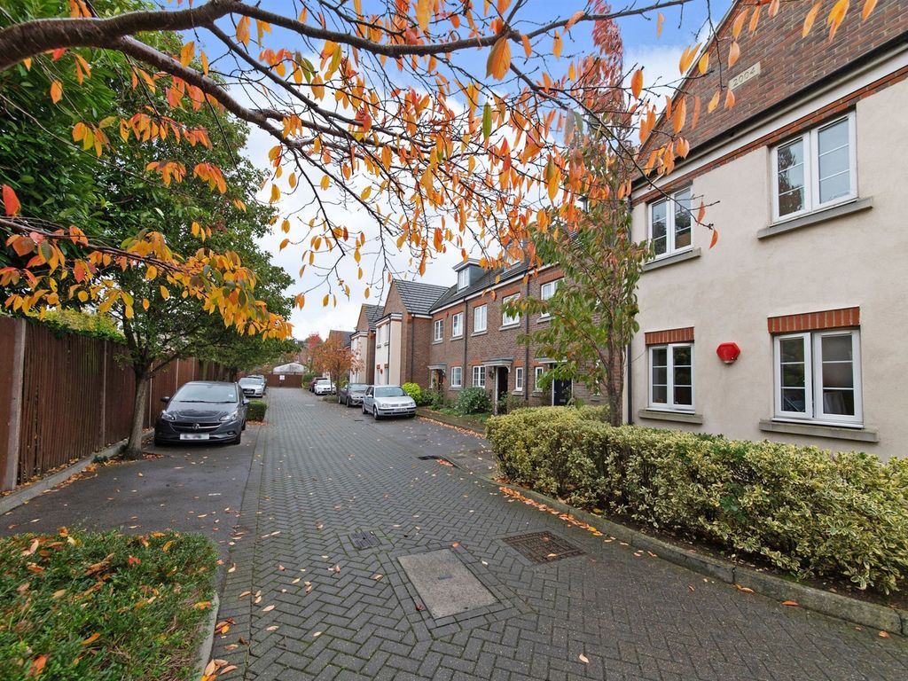 Christie Court, Watford WD18  