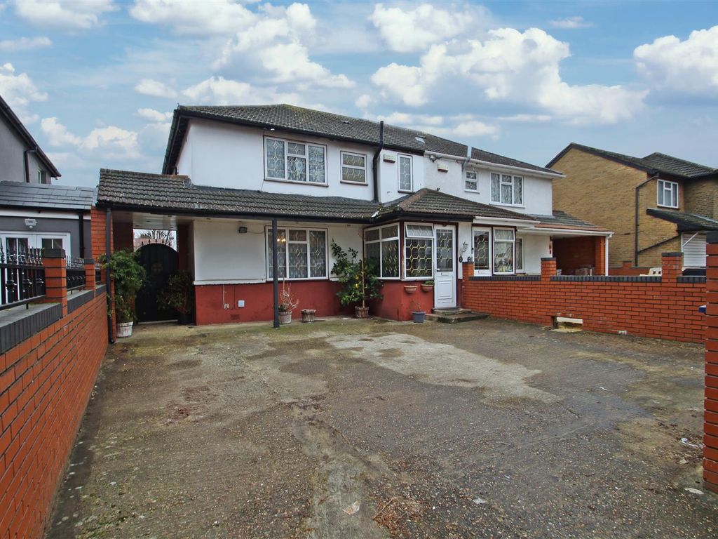 3 bed semidetached house for sale in West Avenue, Southall UB1 Zoopla