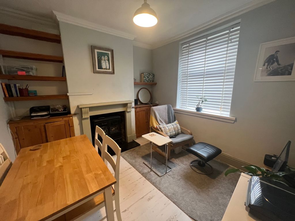 2 bed property to rent in Glynne Street, Pontcanna, Cardiff CF11, £