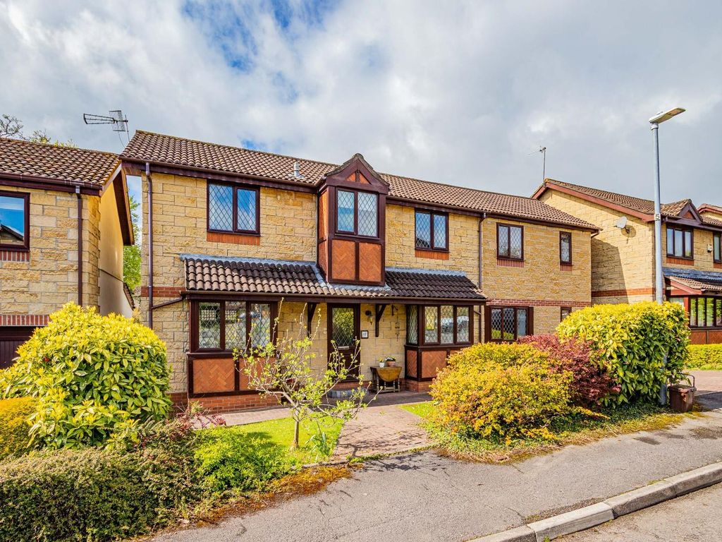 5 bed detached house for sale in Cardinal Drive, Lisvane, Cardiff CF14
