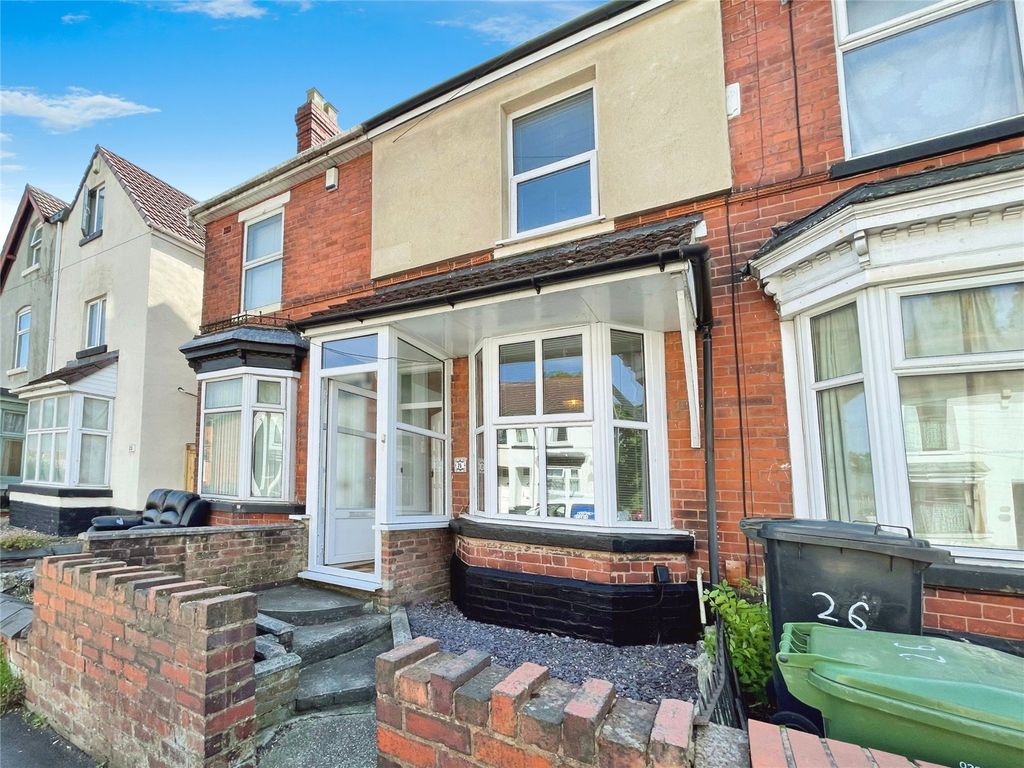 3 bed terraced house to rent in Hordern Road, Wolverhampton, West