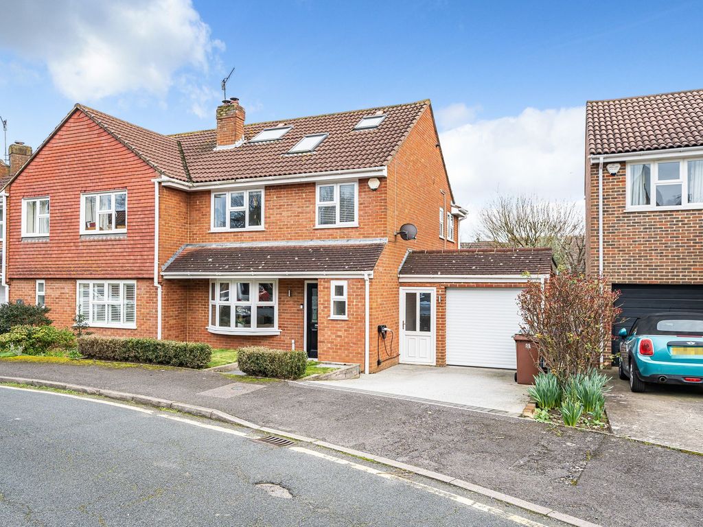 4 bed semidetached house for sale in Preston Park, Faversham ME13, £525,000 Zoopla