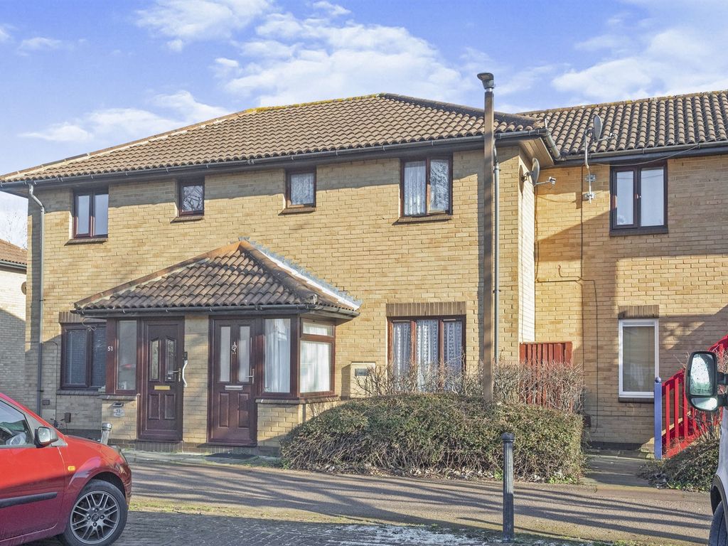 2 bed terraced house for sale in Pomander Crescent, Walnut Tree, Milton