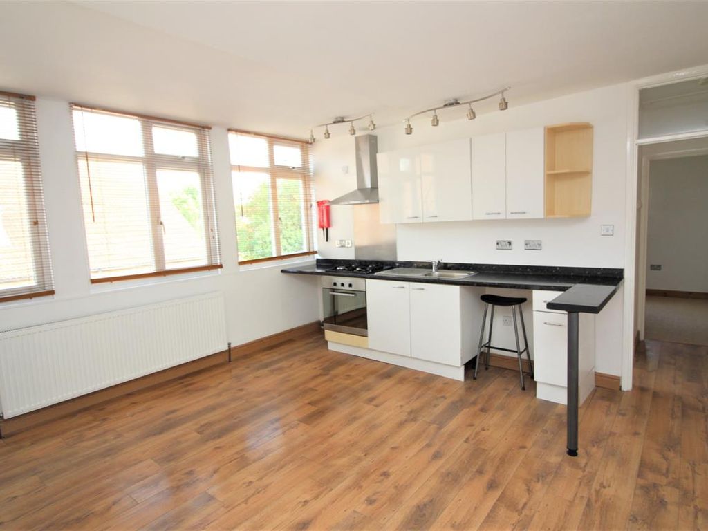 2 bed flat for sale in Shakespeare Road, Bedford MK40, £145,000 Zoopla