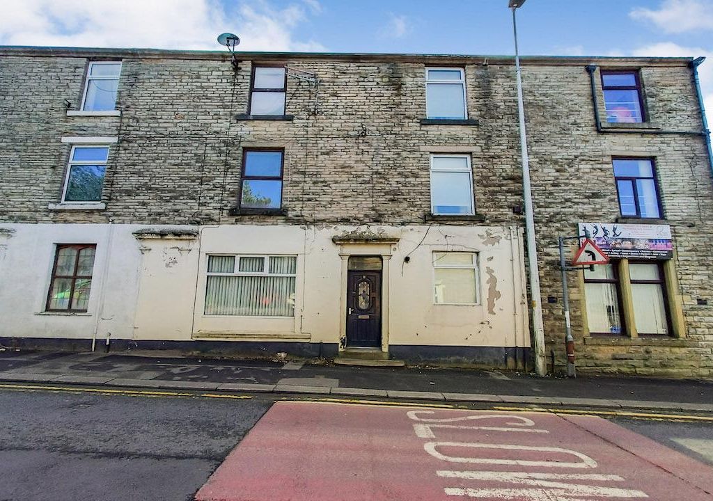 1 bed flat for sale in Watery Lane, Darwen BB3, £5,000 Zoopla
