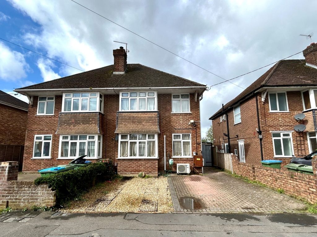3 bed semidetached house for sale in Brookwood Road, Millbrook