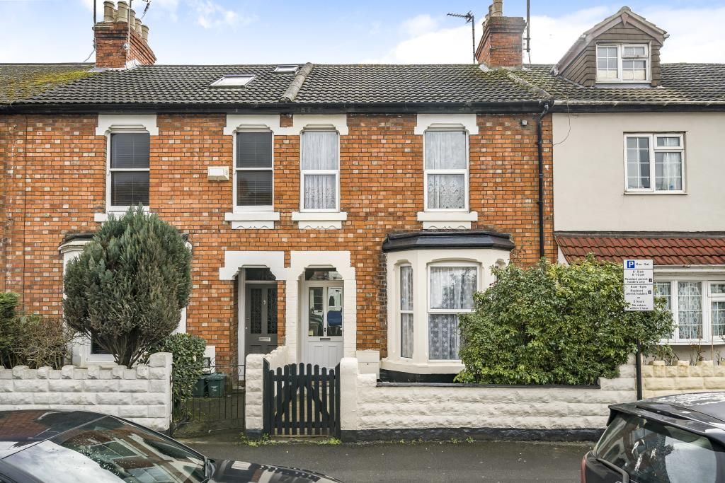 3 bed terraced house for sale in Swindon, Wiltshire SN1, £180,000 Zoopla