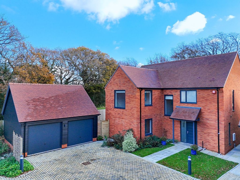 5 bed detached house for sale in Woodhouse Gardens, Barton On Sea, New
