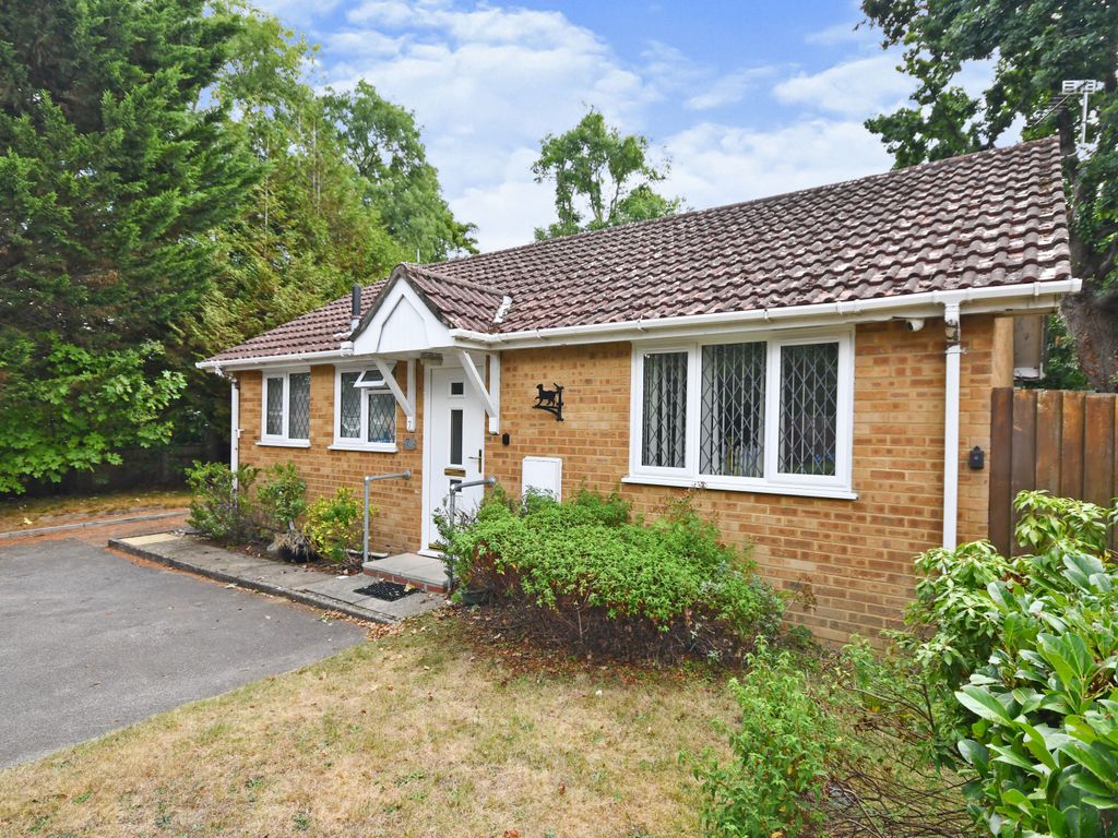 Merryfield Lane, Bournemouth BH10  