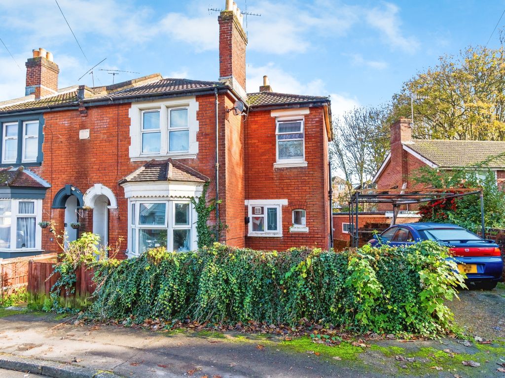 4 bed semidetached house for sale in Woodside Road, Portswood