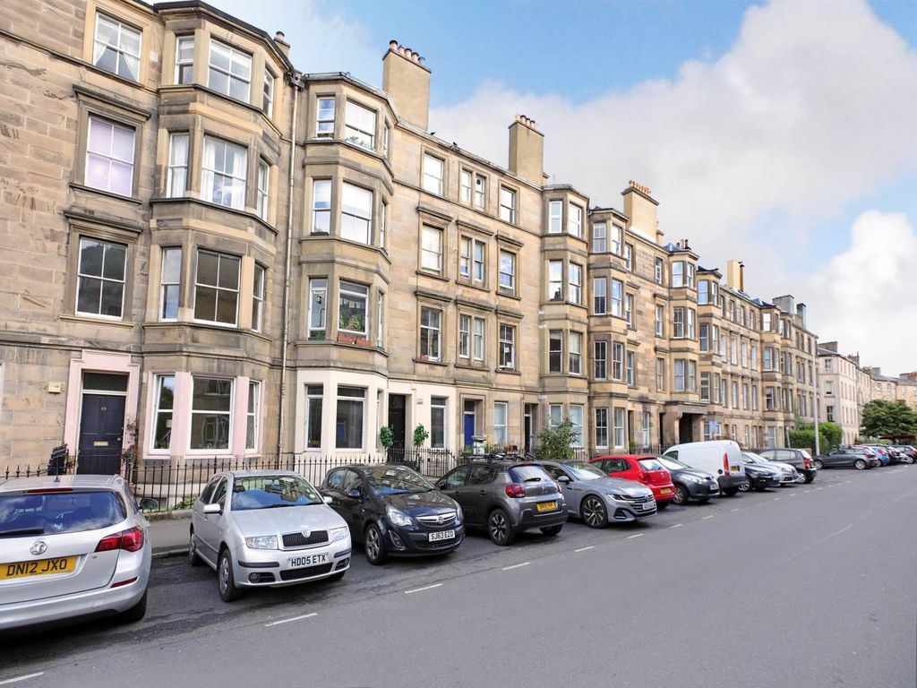 3 bed flat to rent in Montgomery Street, Hillside, Edinburgh EH7 Zoopla