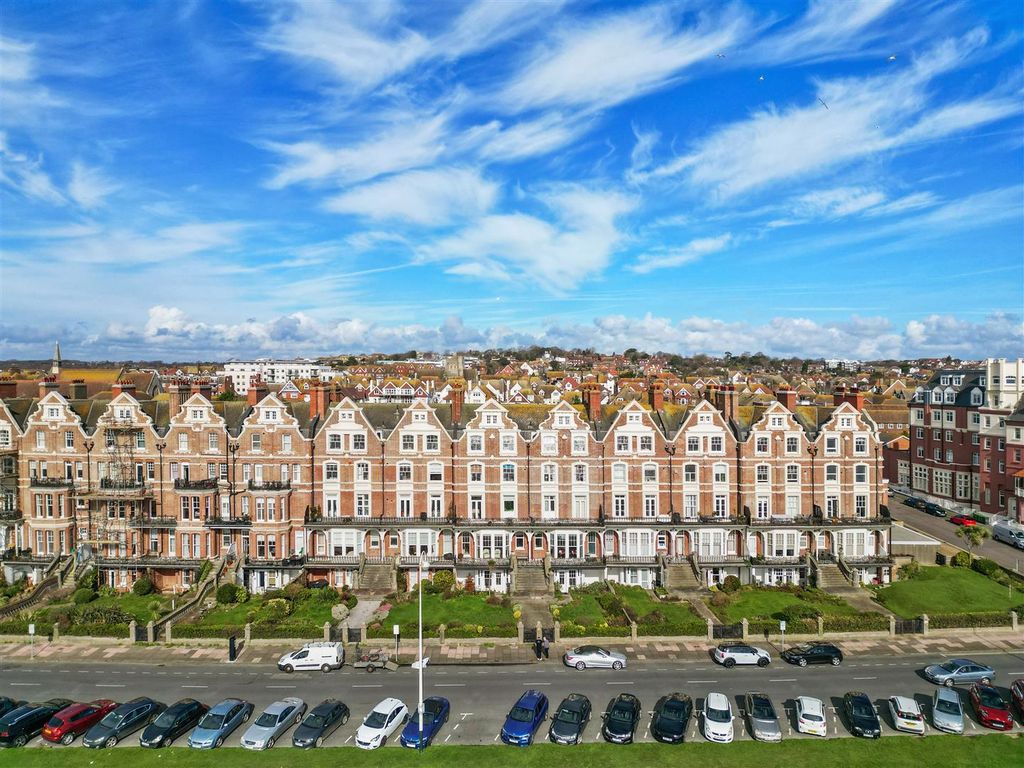 4 bed flat for sale in Knole Court, Knole Road, BexhillOnSea TN40, £