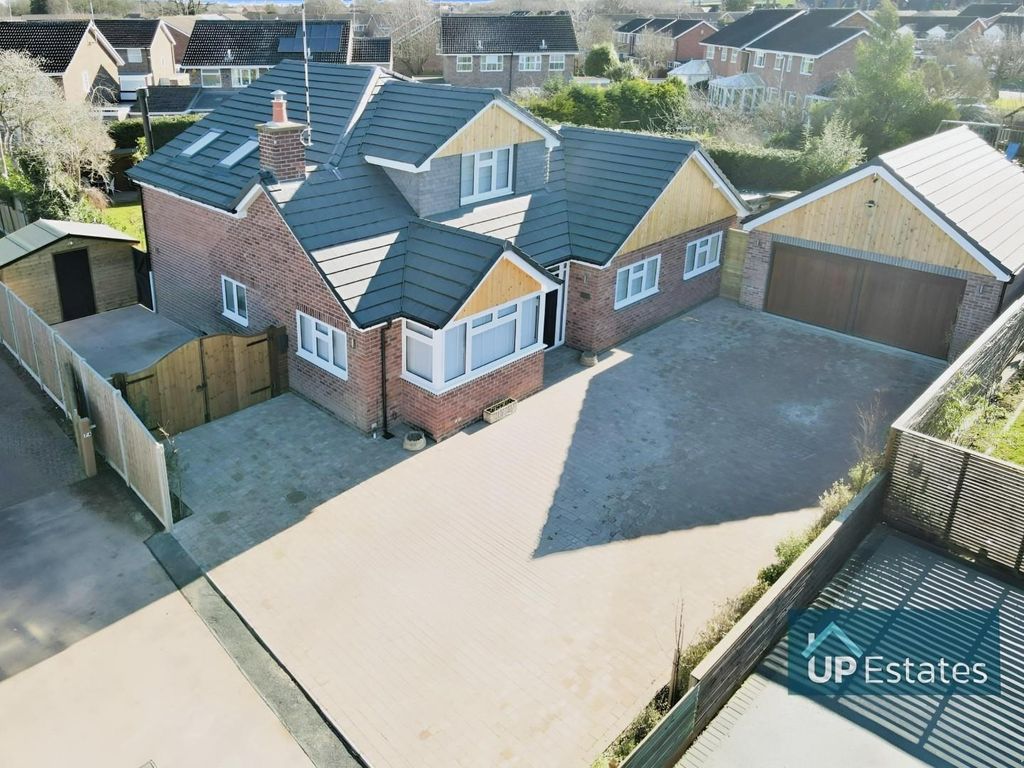 5 bed detached bungalow for sale in Main Street, Wolston, Coventry CV8