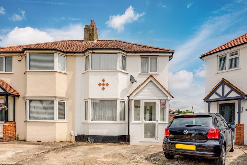 4 bed semidetached house for sale in Beverley Gardens, Worcester Park