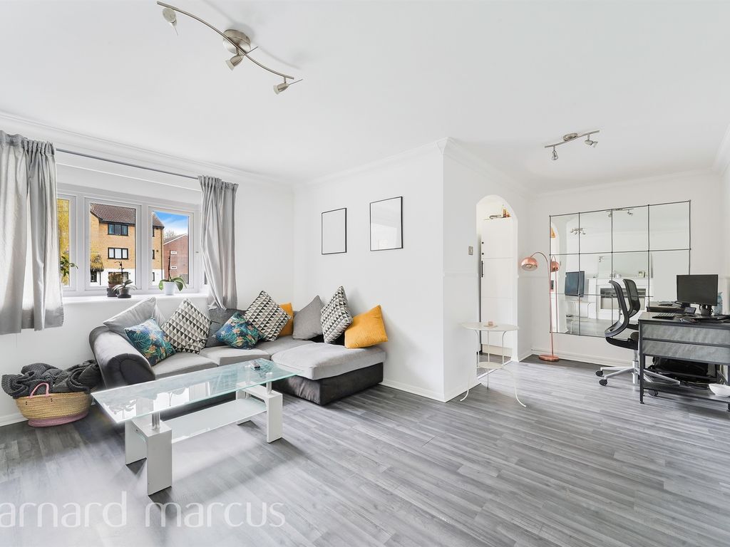 2 bed flat for sale in Percy Gardens, Old Malden, Worcester Park KT4