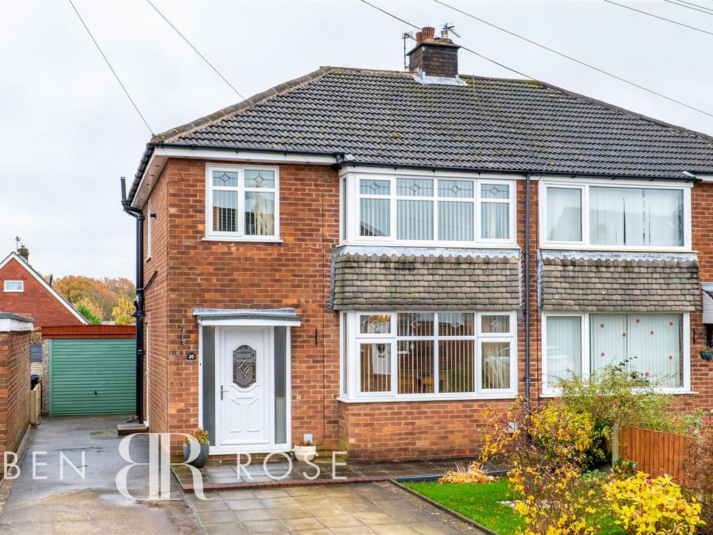 3 bed semidetached house for sale in Grenville Avenue, WaltonLeDale