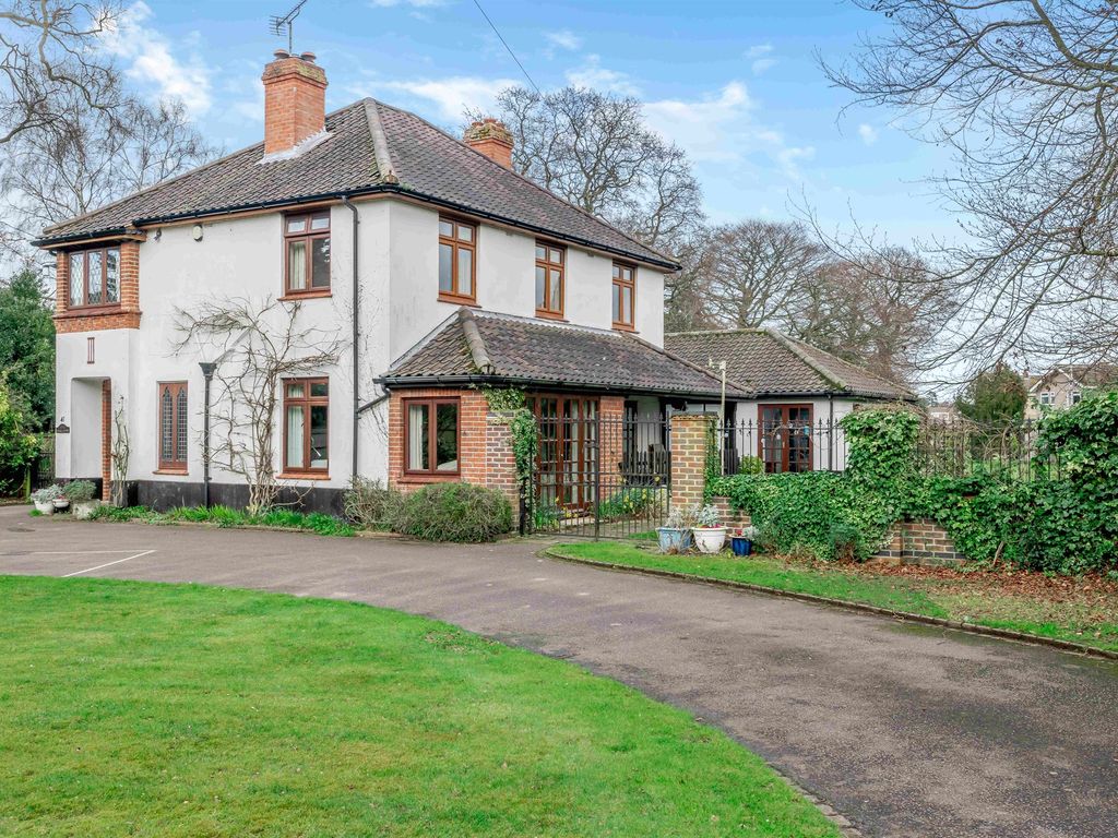 5 bed detached house for sale in Yarmouth Road, North Walsham NR28 Zoopla