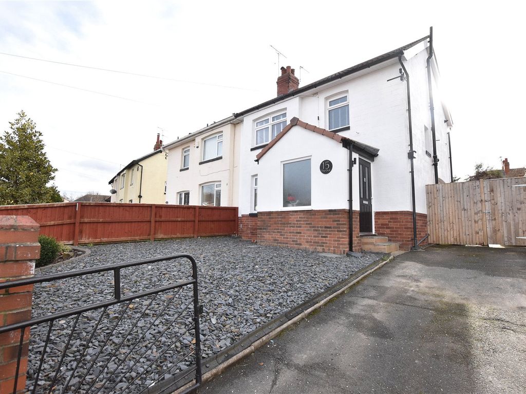3 bed semidetached house for sale in The Oval, Leeds, West Yorkshire