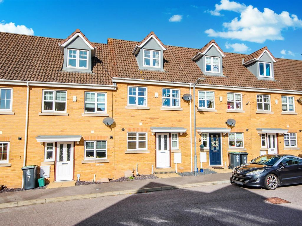 3 bed town house for sale in Temple Gardens, Rushden NN10 Zoopla