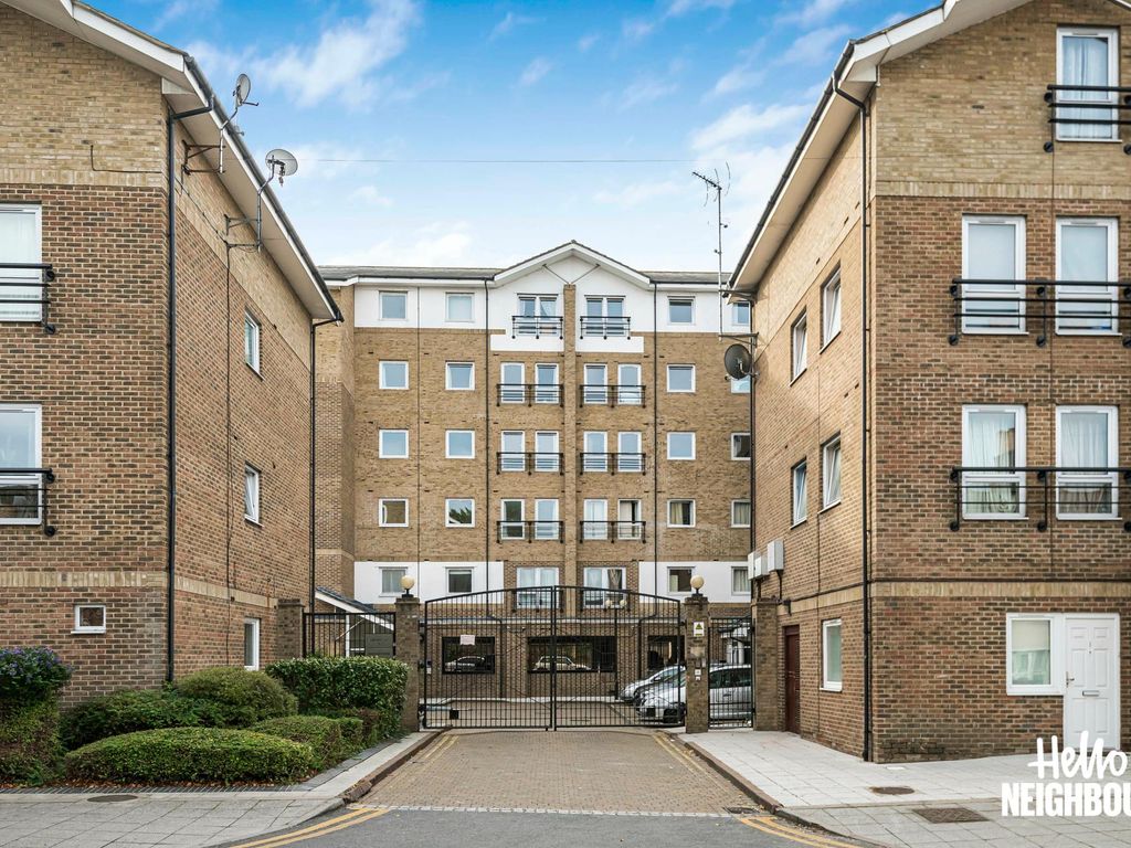 2 bed flat to rent in Melbourne Road, Wallington SM6, £1,675 pcm Zoopla