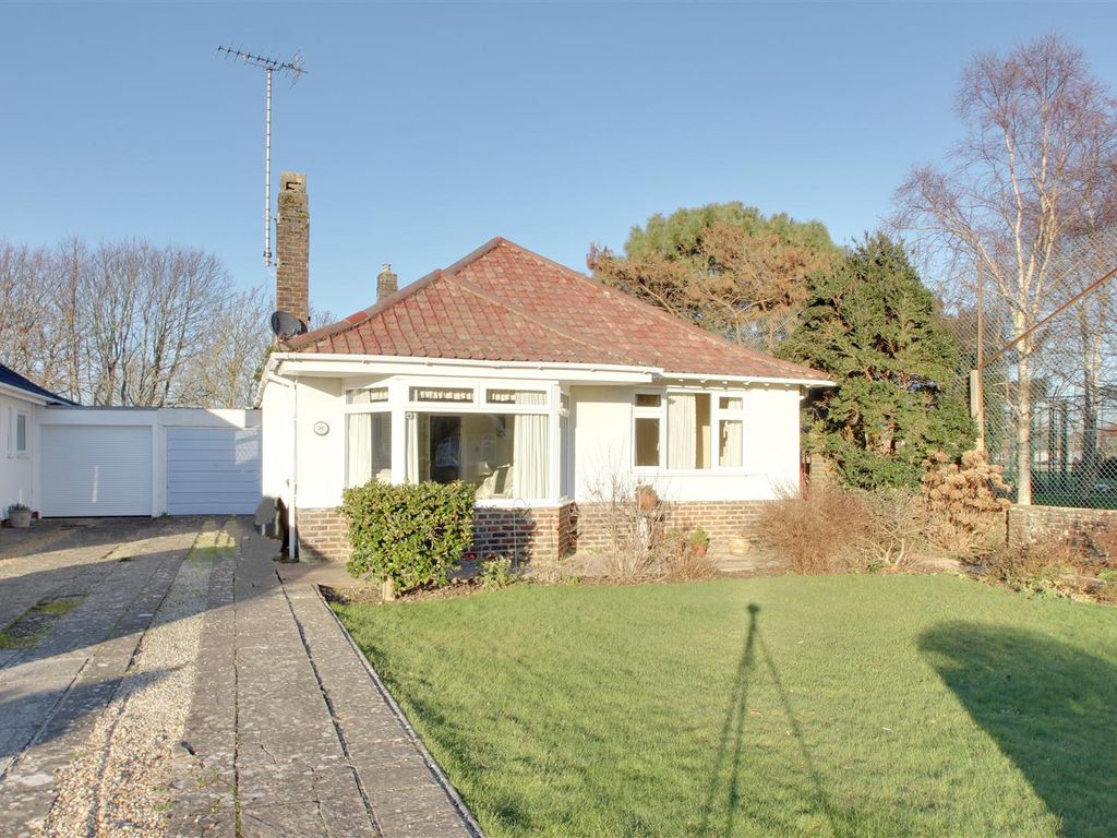 3 bed detached bungalow for sale in Fernhurst Drive, GoringBySea
