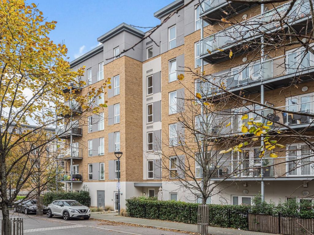 Chelsea Lodge, Wintergreen Boulevard UB7  