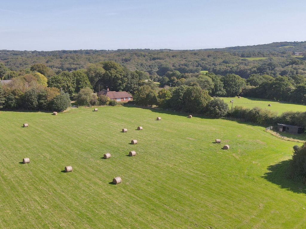 3 bed farmhouse for sale in Three Oaks Lane, Westfield TN35, £1,250,000