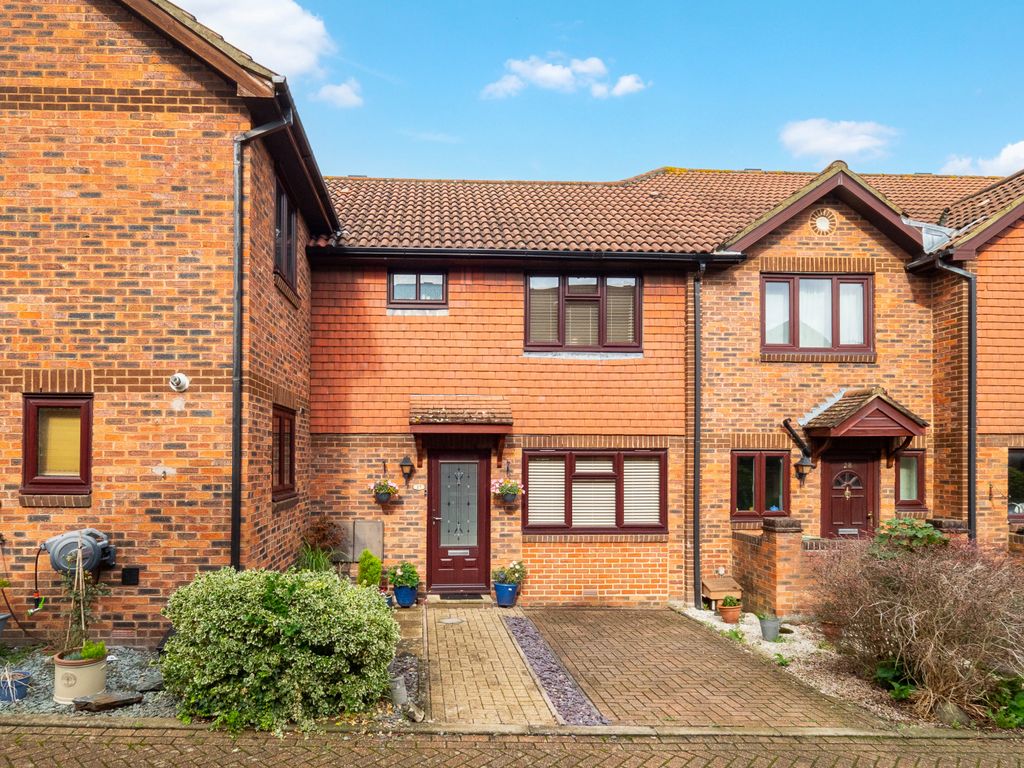 2 bed terraced house for sale in Alpine View, Carshalton SM5, £450,000
