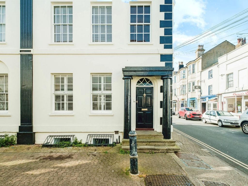 2 bed flat for sale in Caledonian Place, West Buildings, Worthing BN11