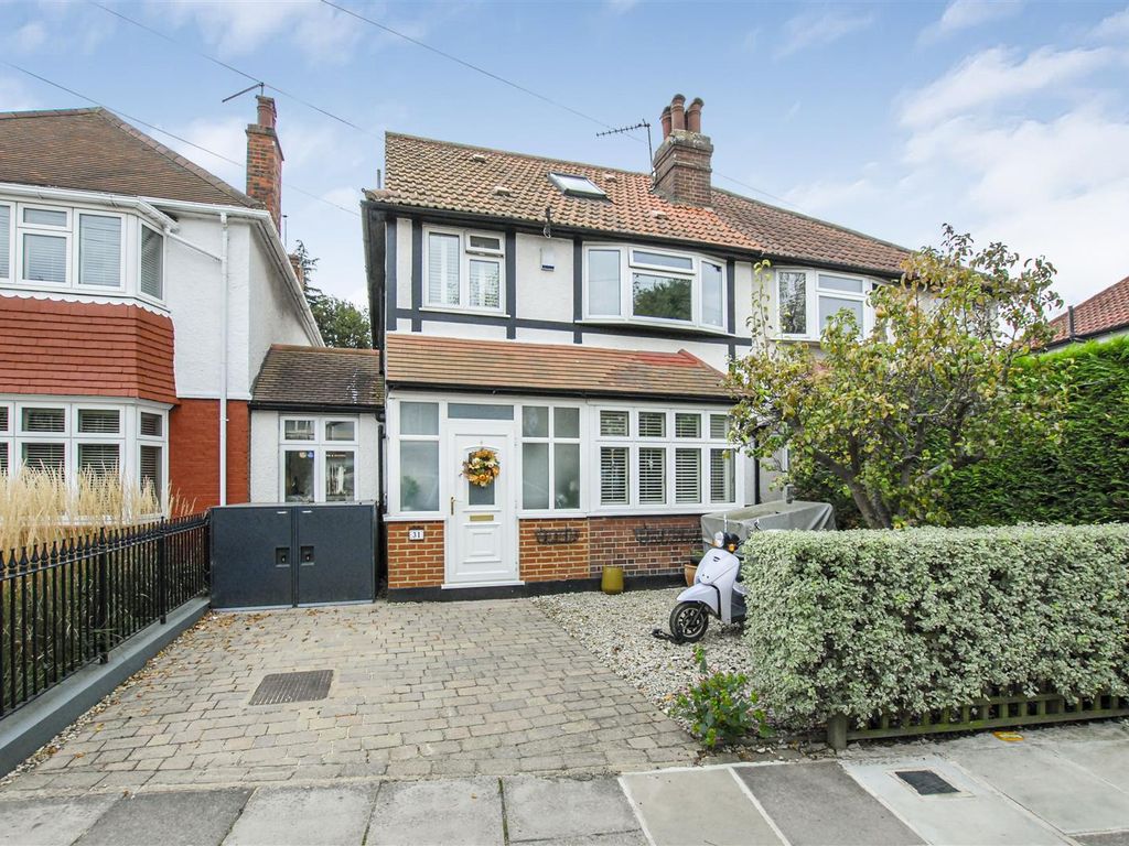 4 bed semidetached house for sale in Chudleigh Road, Twickenham TW2, £