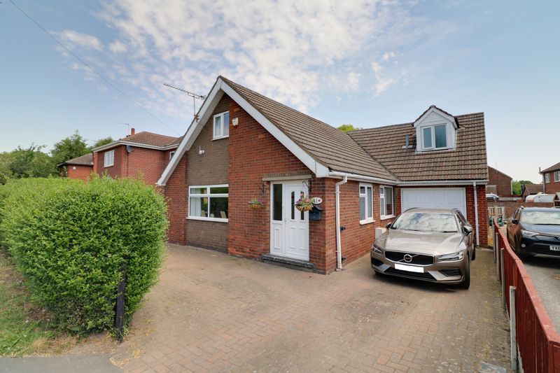 4 bed detached bungalow for sale in High Street, Belton, Doncaster DN9