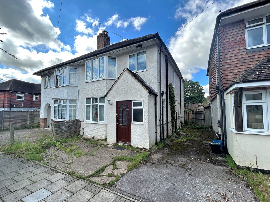 3 bed semidetached house for sale in Chrismas Avenue, Aldershot