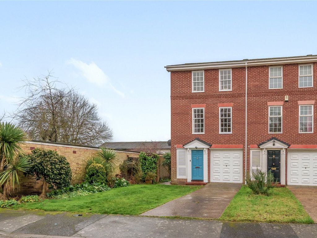 3 bed end terrace house for sale in Brackley Road, Beckenham BR3, £