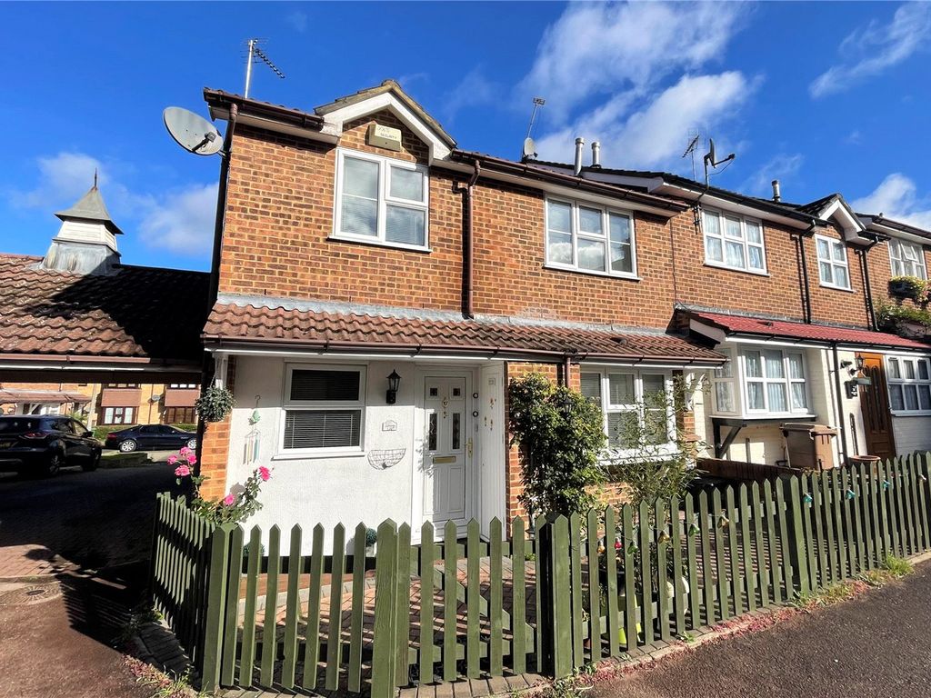 2 bed end terrace house for sale in Whelan Way, Wallington SM6, £
