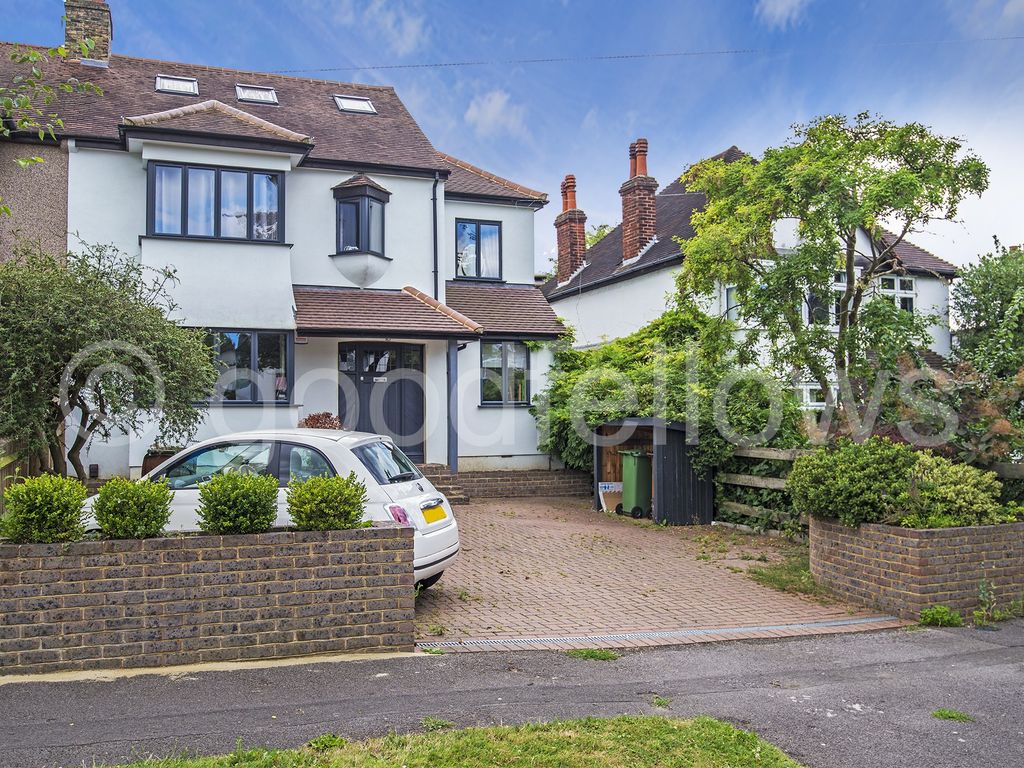 5 bed semidetached house to rent in Princes Avenue, Carshalton, Surrey