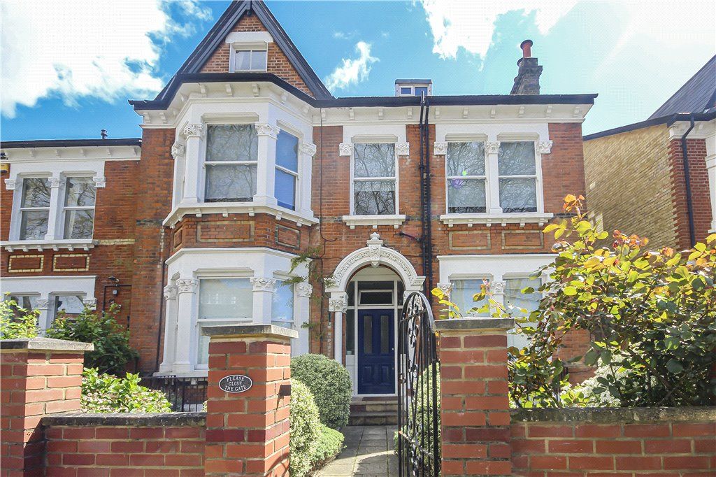 Studio to rent in Mount Nod Road, Streatham SW16, £1,100 pcm Zoopla