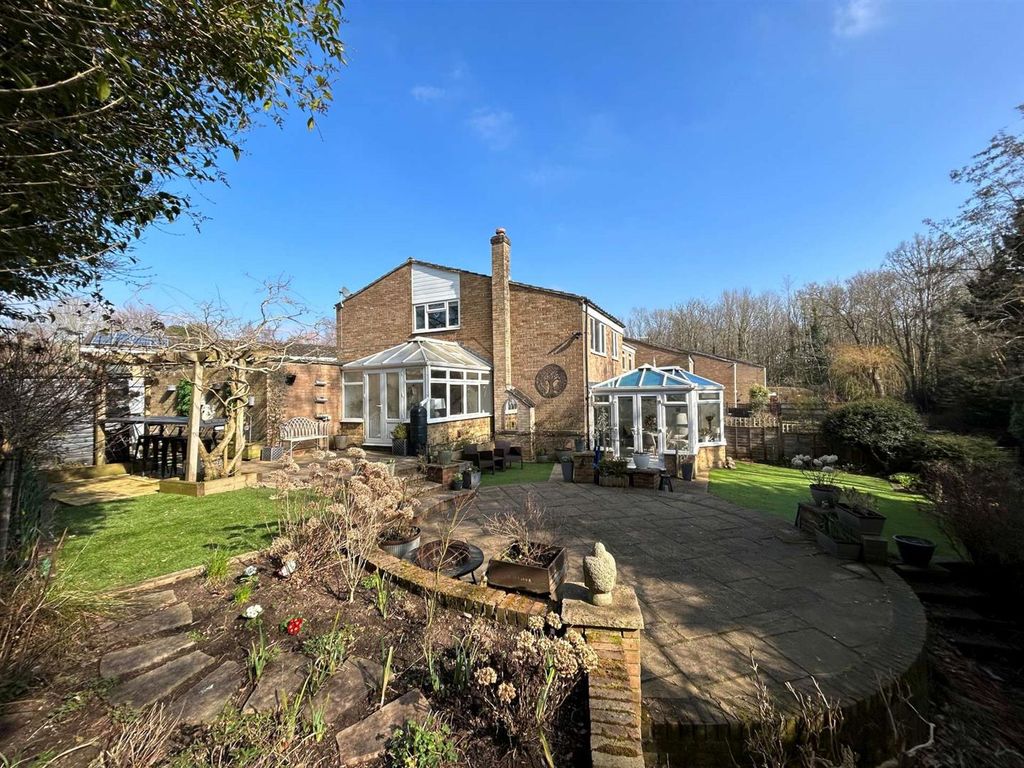 3 bed detached house for sale in Fisher Rowe Close, Bramley, Guildford